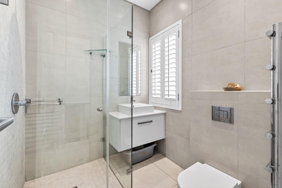 3 Bedroom Property for Sale in Vredehoek Western Cape